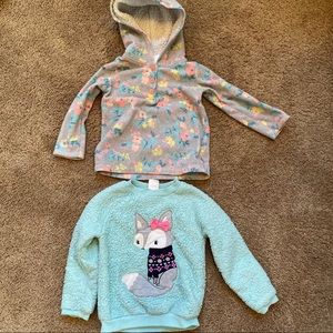 2x cool sweatshirts ⭐️⭐️